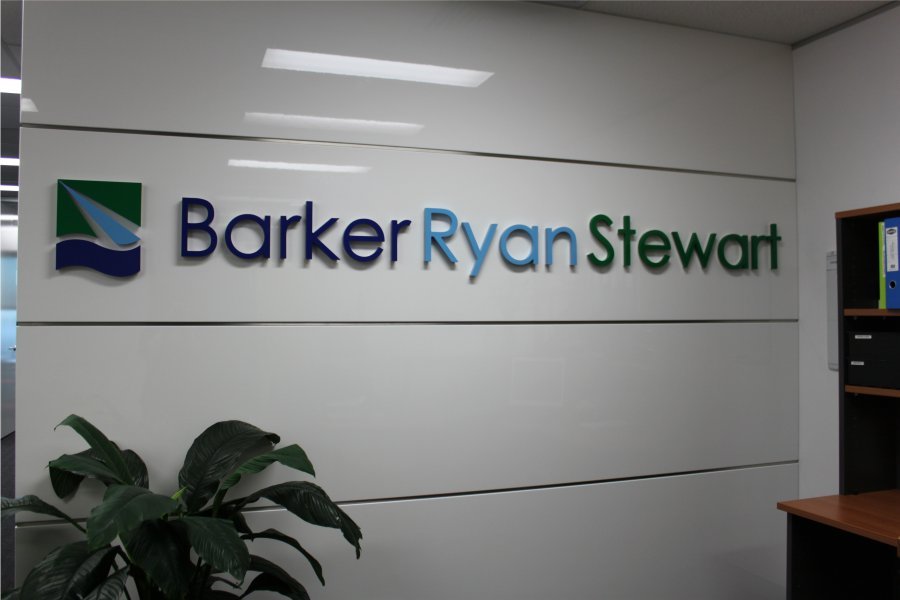 iç mekan tabela uygulamalari